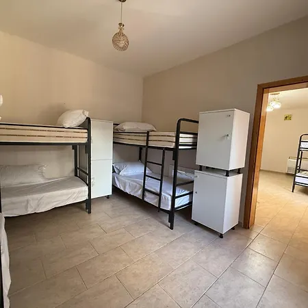 Alina Hostel Tirana