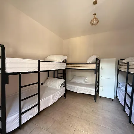 Alina Hostel Tirana